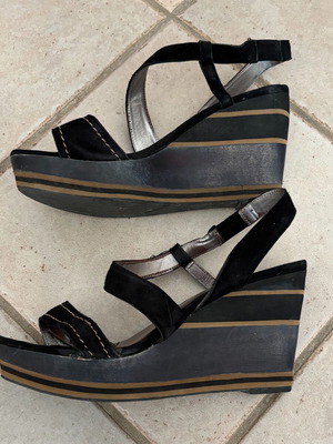 Cafe Noir platform shoes size 40 used, black suede, wooden platform
