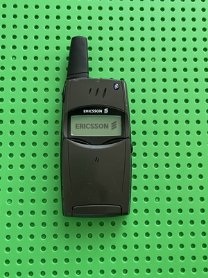 Ericsson T28s phone used with new battery