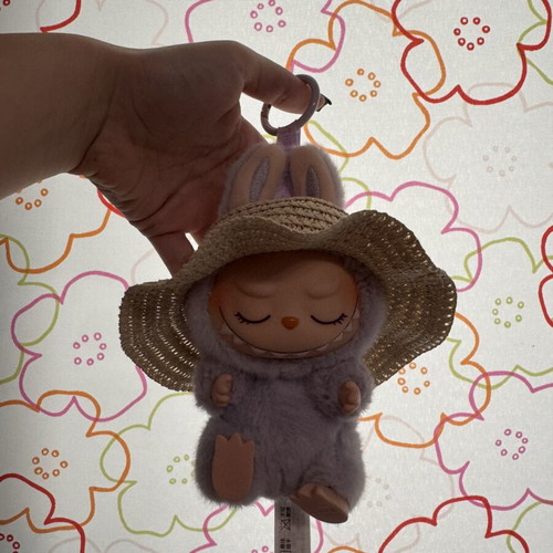 POP MART Labubu Have a Seat Zizi doll like new with character card and hat