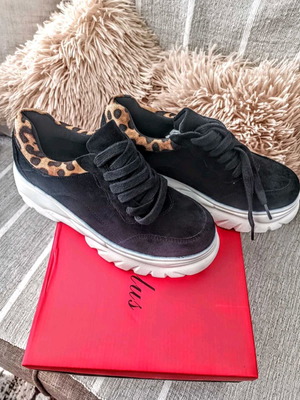 Women's black athletic shoes with leopard print new
