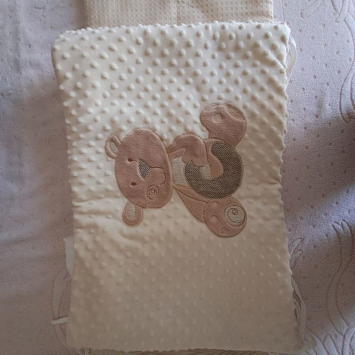 Crib bumper like new