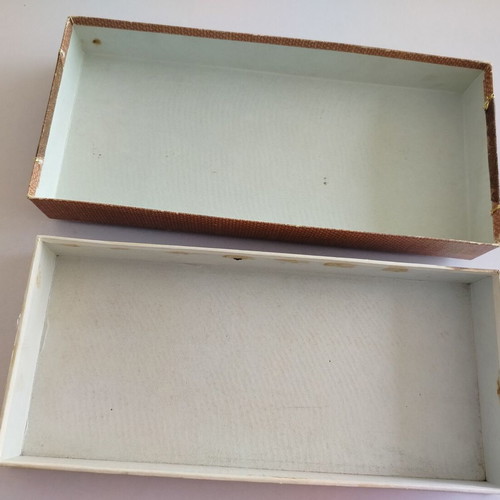 Paper pastry box from the 80s used