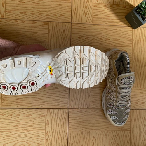 Nike Air Max Plus TN new, size 39, beige pattern