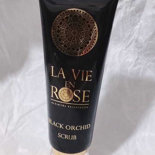 La Vie En Rose Black Orchid Scrub 100ml new, gentle face exfoliator