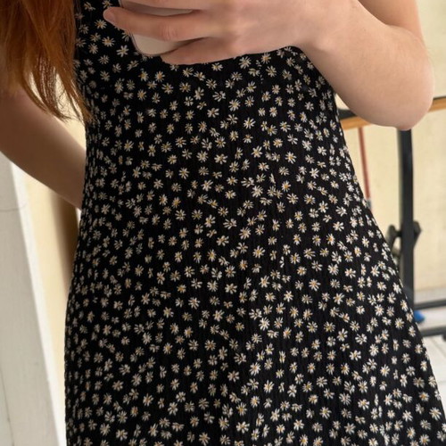 Bershka women's dress black with daisies like new, size M