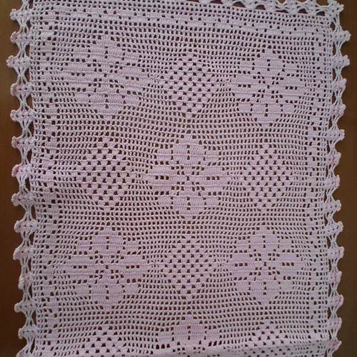 Handmade pink table runner like new, 0.66 × 0.30 m