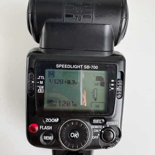 Nikon SpeedLight SB-700 flash unit