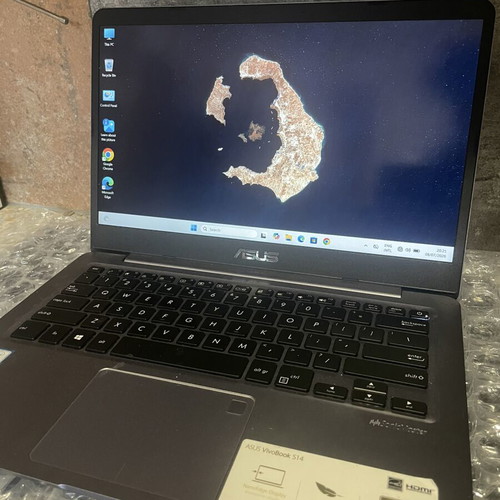 Asus VivoBook S14 laptop used, Intel Core i7, 8GB RAM, 256GB SSD