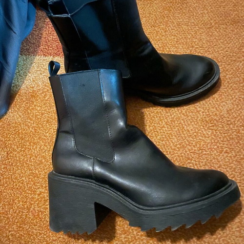 Stradivarius ankle boots size 38 like new, black with 8 cm heel