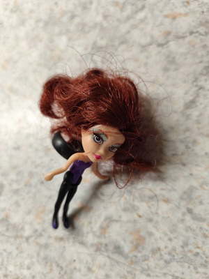Мини кукла Barbie Peek-A-Boo Petites пръстен, Mattel