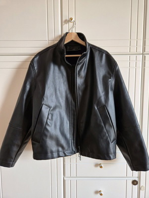 Μαύρο δερματίνη τζάκετ Zara καινούργιο, μέγεθος M