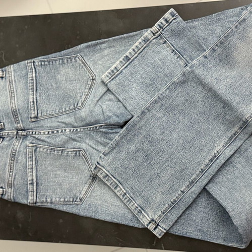 Stradivarius women's jeans size 32 like new, elastic fit