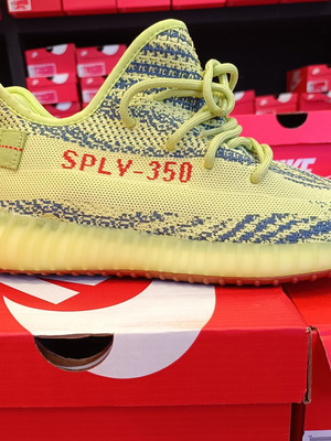 Adidas Yeezy 350 sneakers brand new, yellow, sizes 42-45
