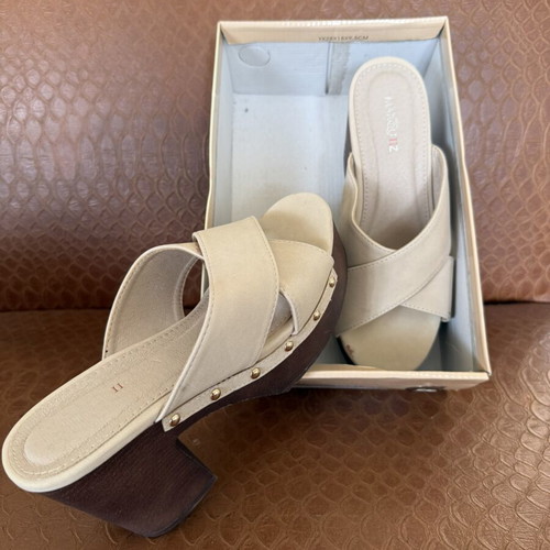 Wooden Clogs Luigi size 38, like new, beige