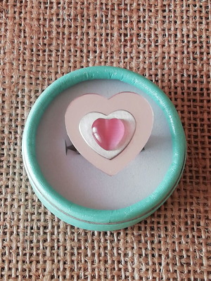 Ring with pink resin heart solitaire new