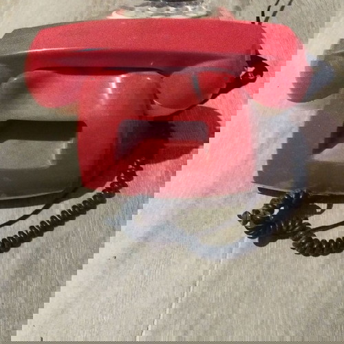 Τηλέφωνο vintage μεταχειρισμένο, κόκκινο ενσύρματο, απόλυτα λειτουργικό