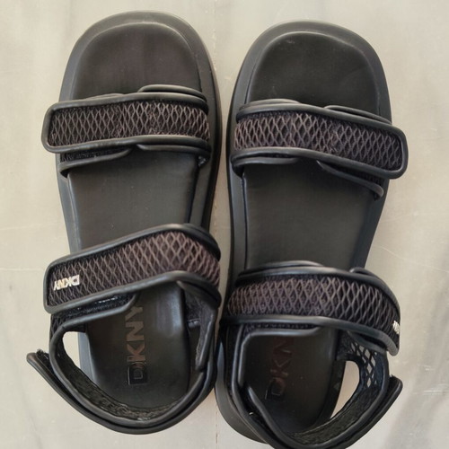 DKNY black platform sandals size 40 like new