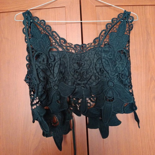 Crop top black like new, one size