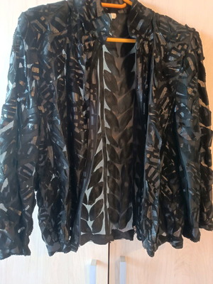 Jacket black XXL like new with sewn leather leaves