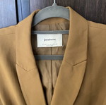 Stradivarius Blazer camel color with beige buttons and belt like new