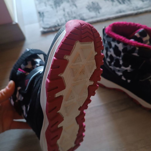 Shone Snow Boots like new, size 33, black and pink