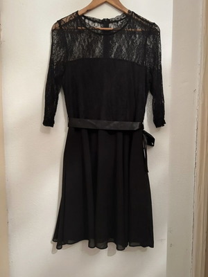 Black dress worn very good condition, size S