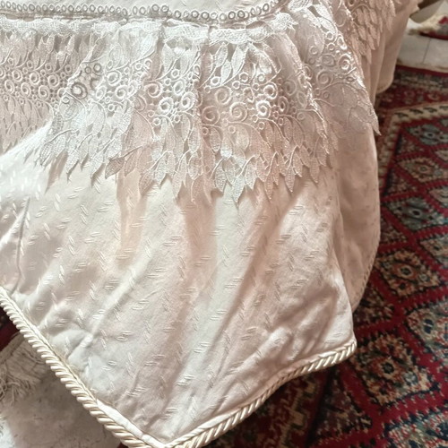 Wedding quilt like new, white, 3-piece Palamaiki set