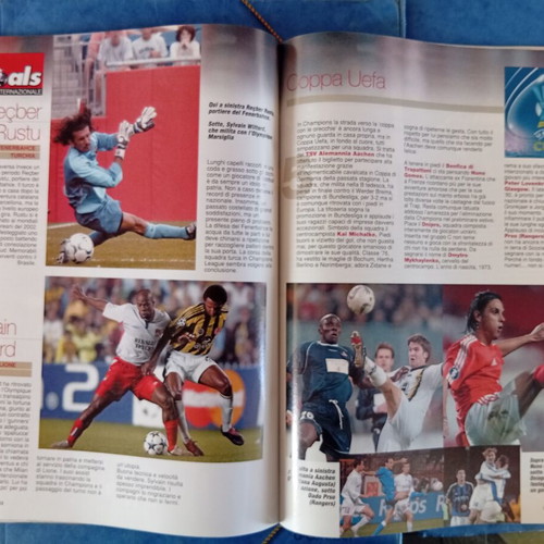 Calcio 2000 Italian magazine used, December 2004 issue