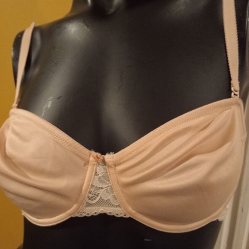 Marks & Spencer strapless bra 75C, beige with lace, detachable straps