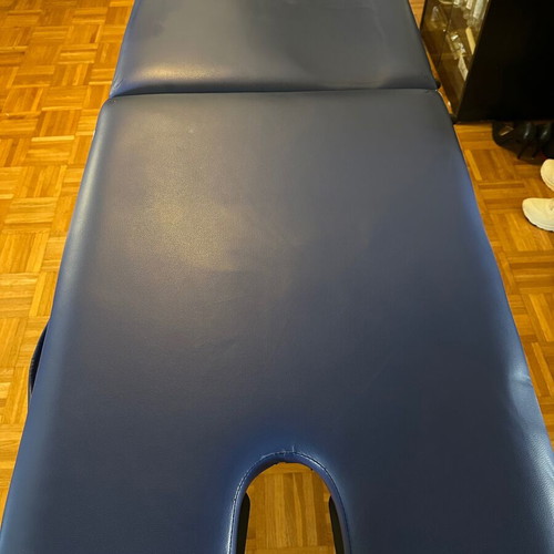 Portable Massage Bed like new, adjustable height aluminum frame