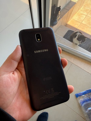 Samsung Galaxy J5 με θέμα στην οθόνη, σε καλή κατάσταση