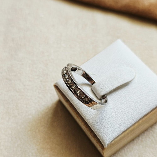 Silver ring 925 band with sparkling zirconia