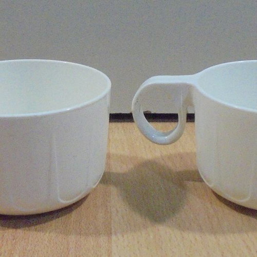 TWA Trans World Airlines set of 2 old plastic promotional mugs used