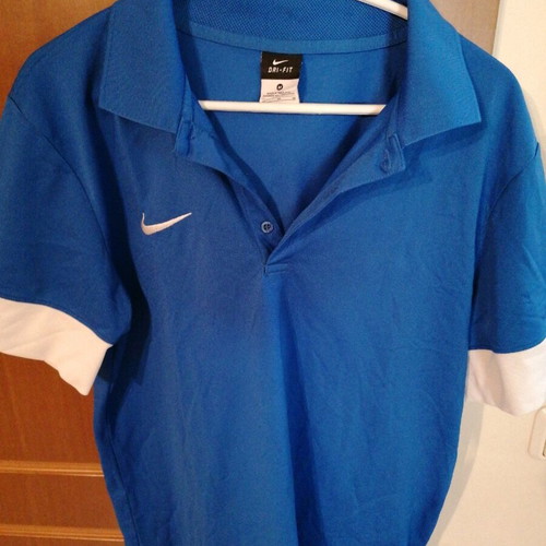 Nike polo polyester gym shirt size medium like new