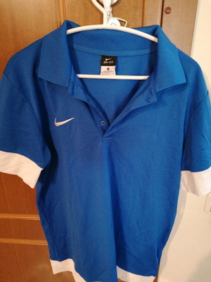 Nike polo polyester gym shirt size medium like new