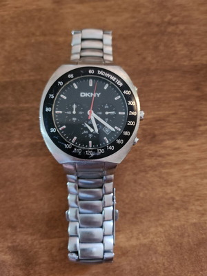 Wristwatches used in very good condition with original box