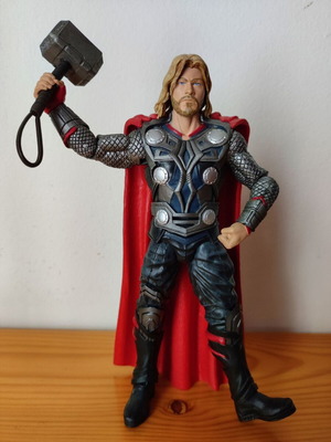 Thor 2011 Marvel Avengers Action Figure new