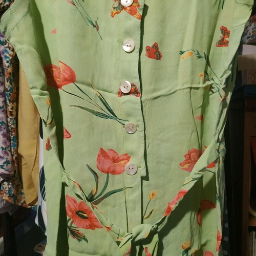 Sleeveless shirt medium size like new