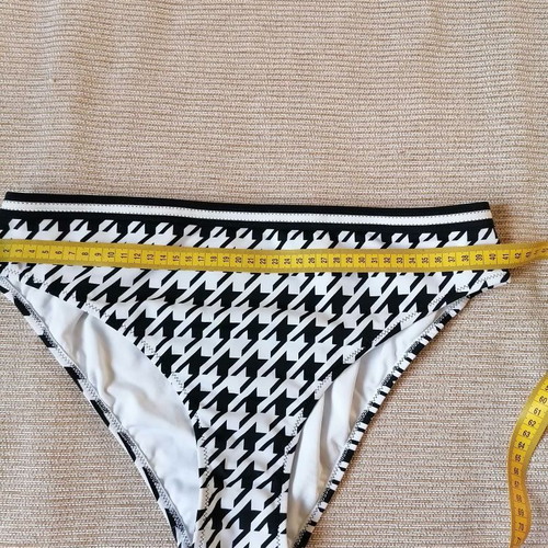 Kom women's bikini bottom size XXL new, black and white