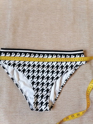 Kom women's bikini bottom size XXL new, black and white
