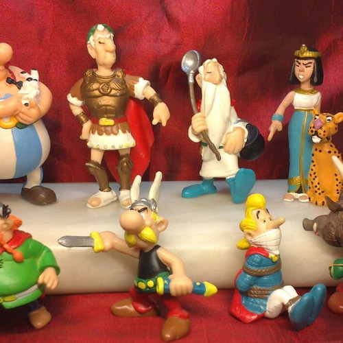 Plastoy & Coscinny Uderzo Asterix 9 figures like new