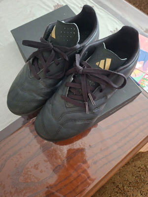 Predator Adidas football shoes No 36 2/3 like new, black