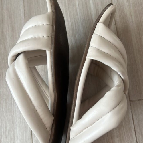 Schuh flat women's slippers like new, size 41, beige