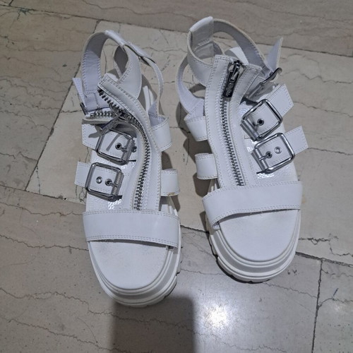 Buffalo white flatform sandals, size 39