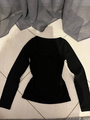 Long-sleeve blouse like new, black, size XS