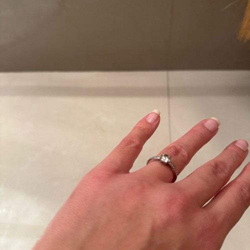 Swarovski ring like new, silver