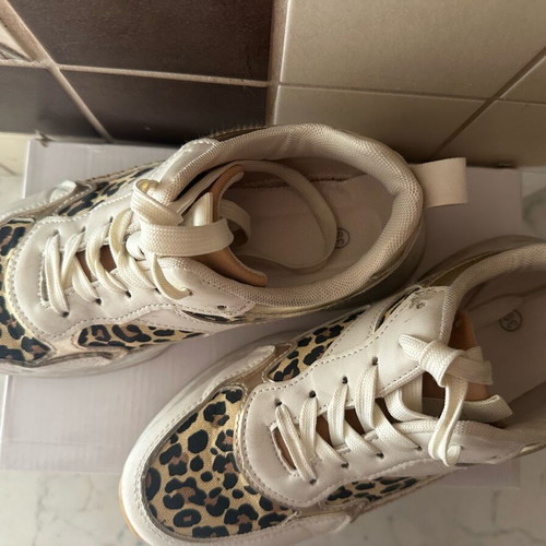 Ligglo athletic shoes used, white with leopard details, size 39