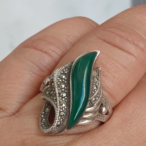 Ring with chrysoprase and marcasite in 925 silver, 18mm