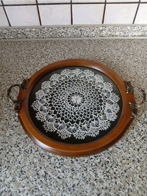 Serving tray with hand crochet like new