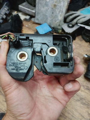 Seat Ibiza II rear hatch lock 6K6827505A